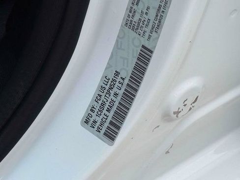 Used 2023 RAM 1500 Laramie AWD/4WD image 18