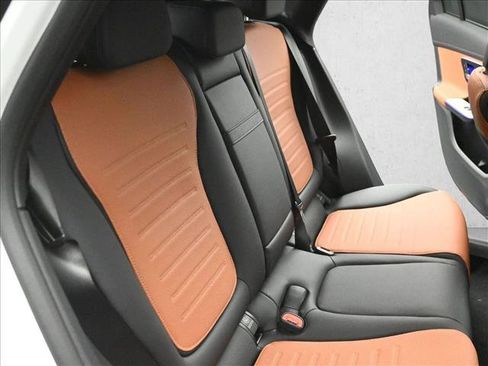 Certified 2026 Mercedes-Benz GLC 300 4MATIC image 23