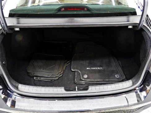 Used 2023 Hyundai Elantra SEL FWD image 13