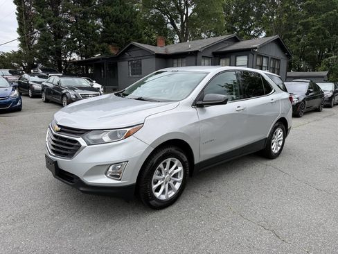 Used 2018 Chevrolet Equinox LT AWD/4WD image 2