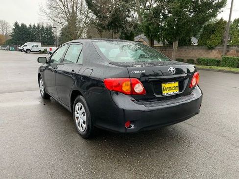 Used 2010 Toyota Corolla LE image 3