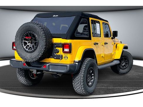 Used 2019 Jeep Wrangler Unlimited Sahara w/ Uconnect 4C Nav & Sound Group image 13