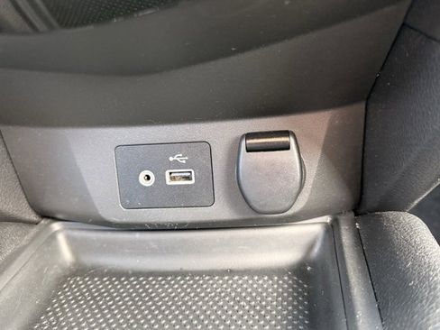 Certified 2019 Nissan Rogue SV image 34