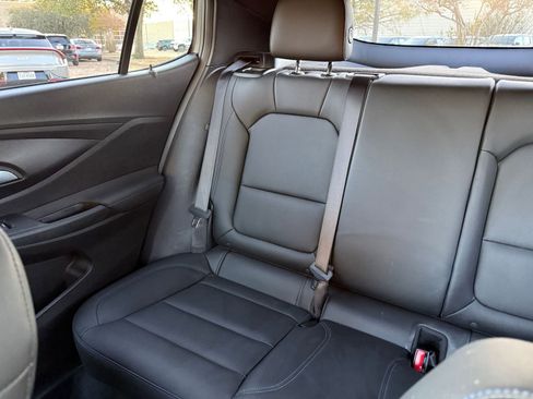 Used 2025 Buick Envista Sport Touring image 39