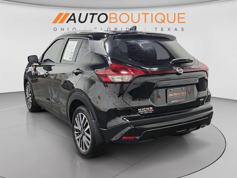 Used 2024 Nissan Kicks SV FWD image 3