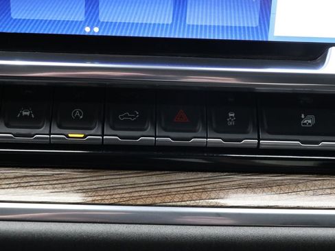 Used 2025 Chevrolet Silverado 1500 LT image 27