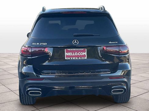 Used 2021 Mercedes-Benz GLB 250 4MATIC image 7