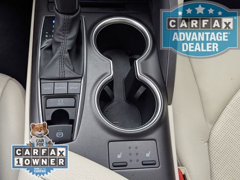 Used 2024 Toyota Camry XLE FWD image 9