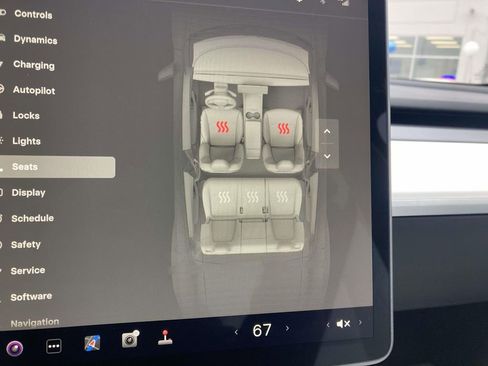 Used 2023 Tesla Model Y Long Range image 28