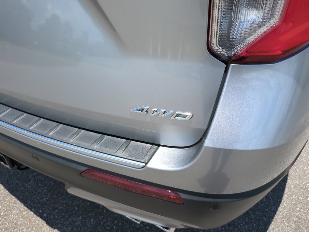 Used 2022 Ford Explorer Platinum w/ Equipment Group 601A AWD/4WD image 12