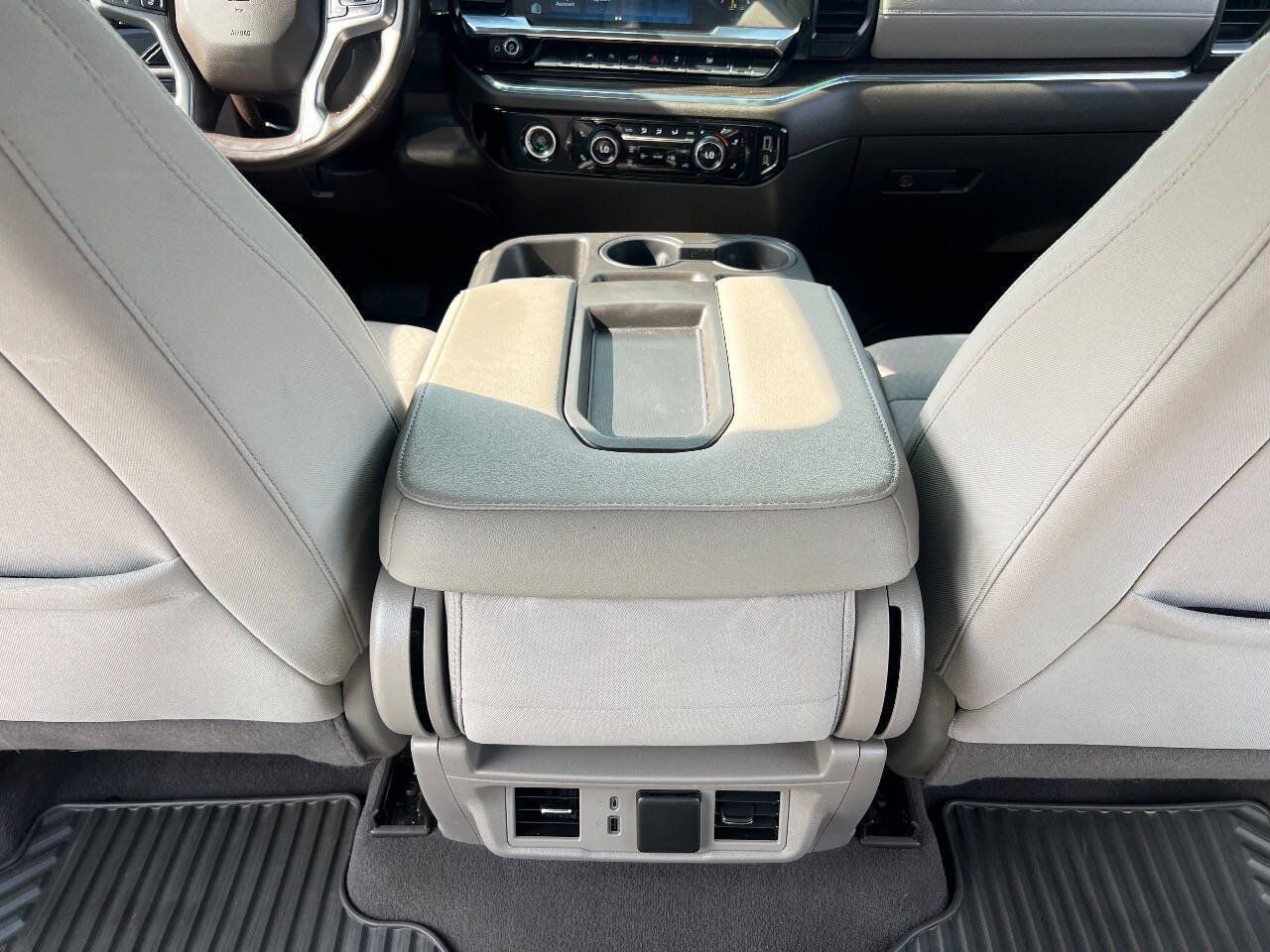 Used 2023 Chevrolet Silverado 1500 LT AWD/4WD image 21