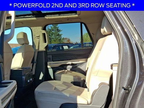 Certified 2022 Ford Expedition Max Platinum image 10