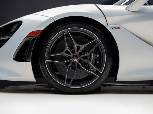 Used 2018 McLaren 720S image 19