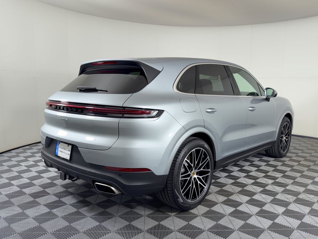 Certified 2024 Porsche Cayenne AWD/4WD image 10
