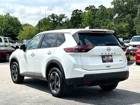 Used 2025 Nissan Rogue SV AWD/4WD image 13