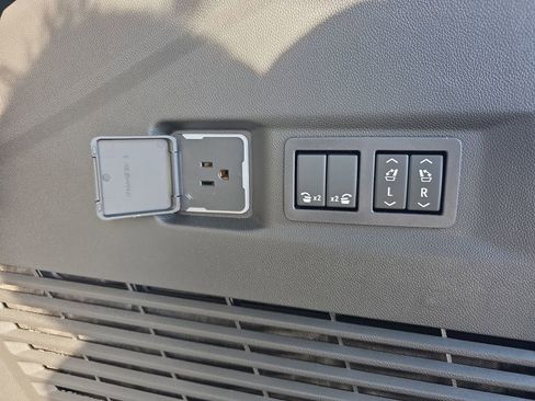 New 2026 GMC Yukon Elevation image 17