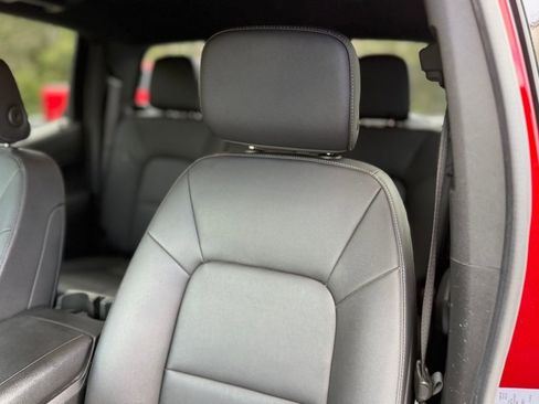 Used 2023 Chevrolet Colorado LT w/ LT Convenience Package III image 7