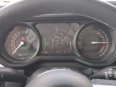 Used 2025 Jeep Wrangler Unlimited Sahara w/ Safety Group AWD/4WD image 28