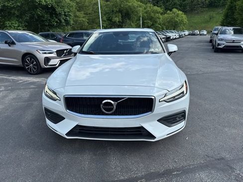 Used 2021 Volvo S60 T6 Momentum w/ Premium Package AWD/4WD image 2