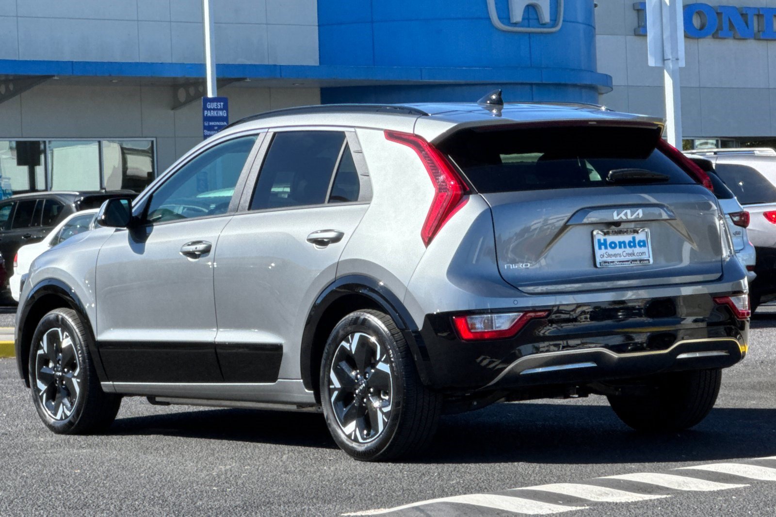 Used 2024 Kia Niro Wind FWD image 3