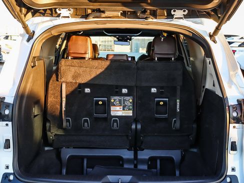 Used 2022 Toyota Sienna Platinum image 37