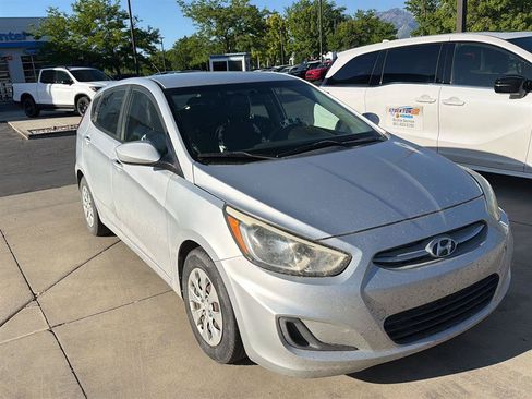 Used 2017 Hyundai Accent SE FWD image 3