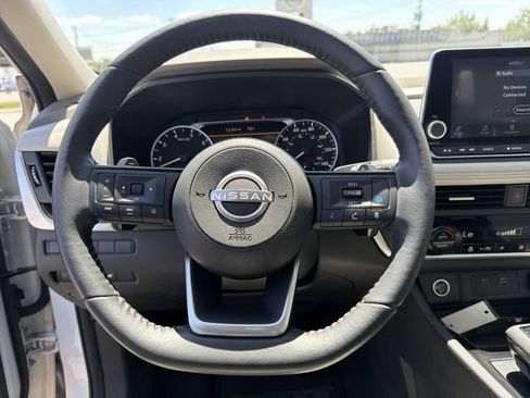 Certified 2023 Nissan Rogue SV w/ SV Premium B Package AWD/4WD image 18
