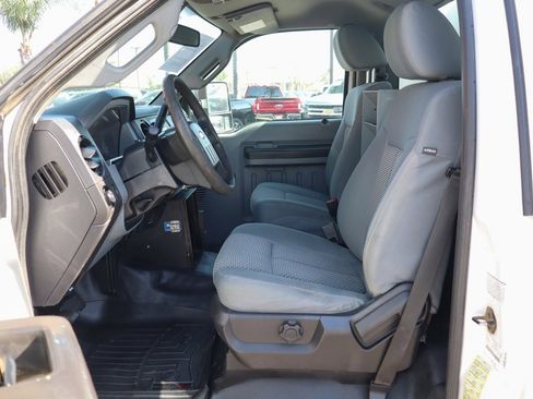 Used 2016 Ford F550 2WD Regular Cab Super Duty image 20