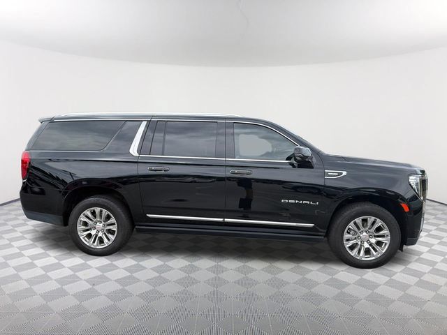 Used 2023 GMC Yukon XL Denali w/ Max Trailering Package AWD/4WD image 4