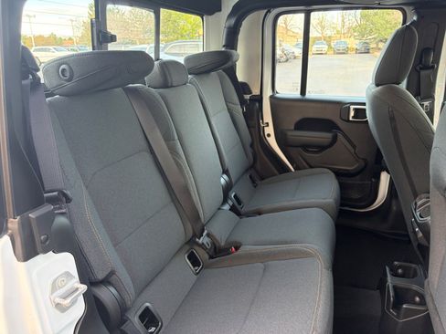 New 2026 Jeep Gladiator Sport image 25