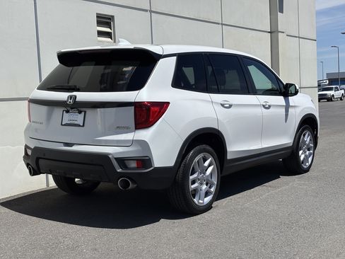 Used 2024 Honda Passport EX-L image 3
