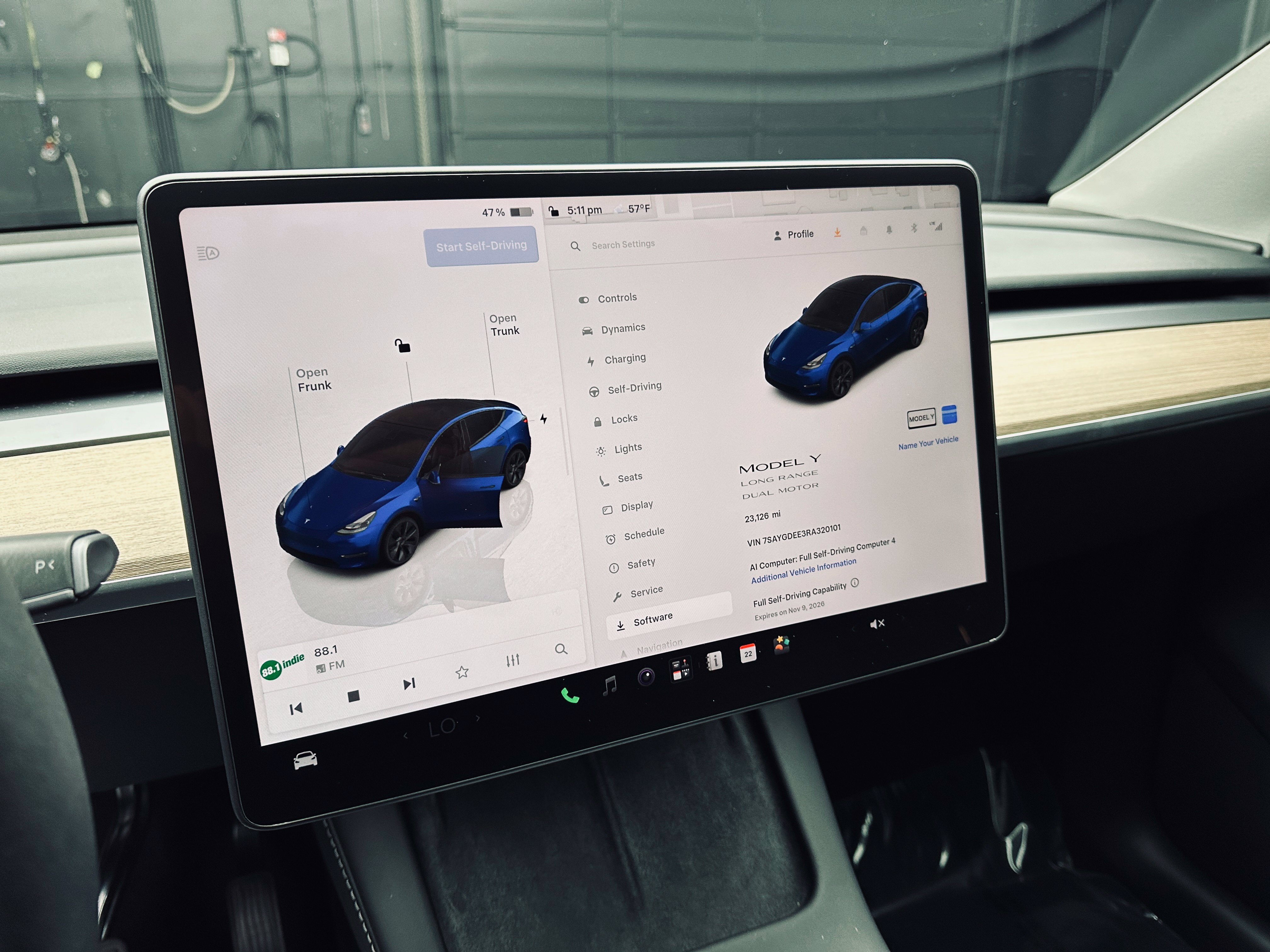 Used 2024 Tesla Model Y Long Range AWD/4WD image 2
