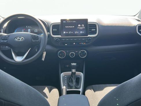 New 2026 Hyundai Venue SE FWD image 17