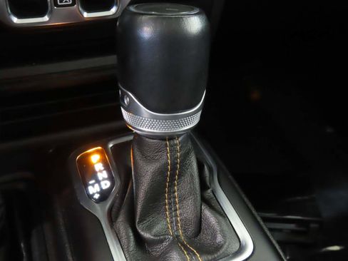 Used 2021 Jeep Gladiator Overland image 9