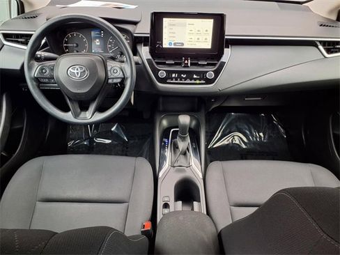 Used 2023 Toyota Corolla LE image 7