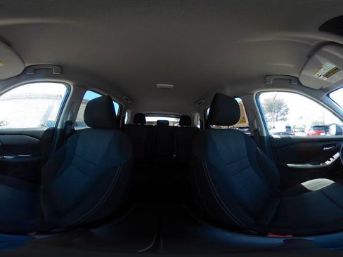 Used 2025 Nissan Rogue SV FWD image 44