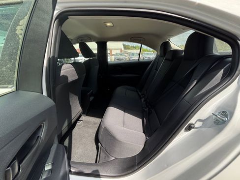 Used 2025 Toyota Corolla LE image 27