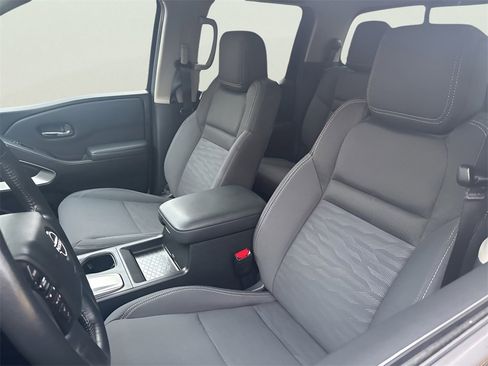 Used 2023 Nissan Frontier SV w/ SV Convenience Package image 9