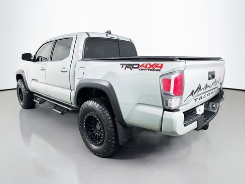 Used 2022 Toyota Tacoma TRD Off-Road AWD/4WD image 7