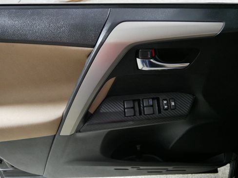 Used 2015 Toyota RAV4 XLE AWD/4WD image 19