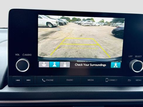 Used 2023 Honda Pilot Sport image 13