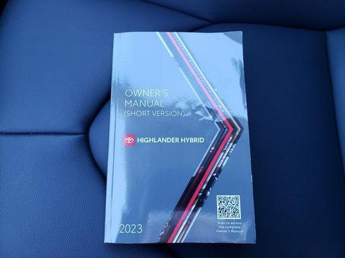 Used 2023 Toyota Highlander XLE image 25