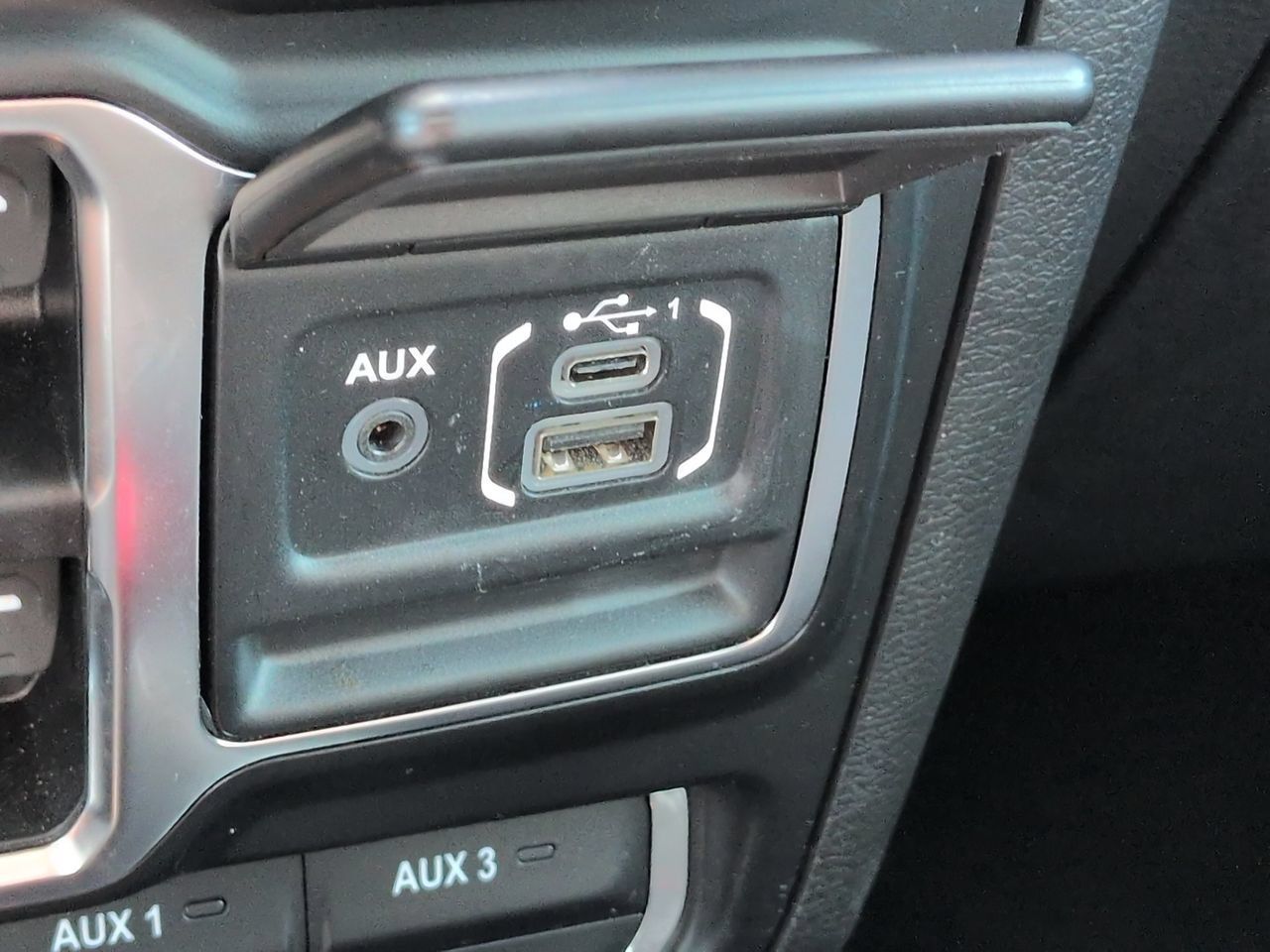 Used 2022 Jeep Gladiator Rubicon w/ LED Lighting Group AWD/4WD image 23