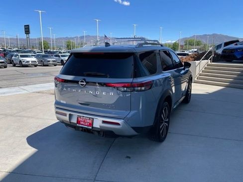 Used 2024 Nissan Pathfinder Platinum w/ Cargo Package AWD/4WD image 5
