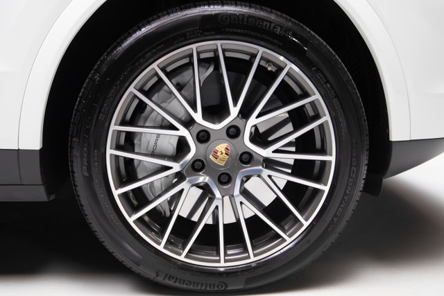 Used 2021 Porsche Cayenne AWD/4WD image 35