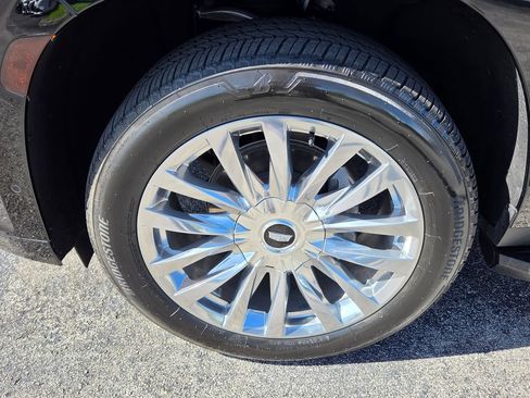 Used 2023 Cadillac Escalade ESV Premium Luxury AWD/4WD image 6