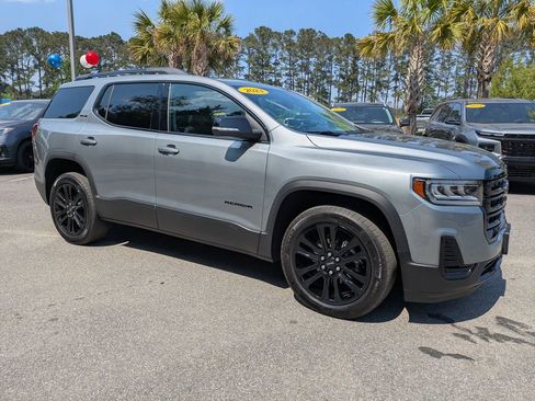 Used 2023 GMC Acadia SLE w/ Driver Convenience Package image 2