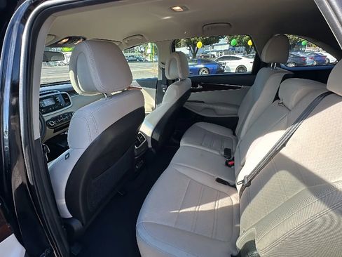 Used 2016 Kia Sorento LX AWD/4WD image 11