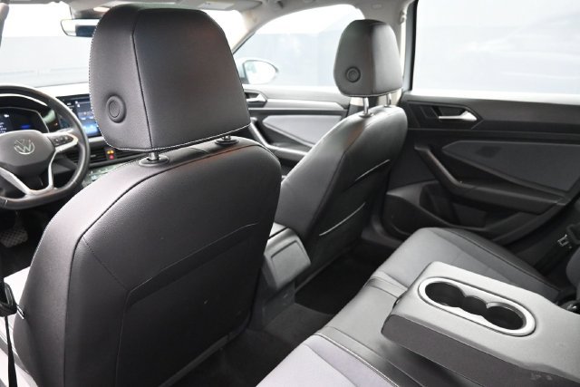 Used 2025 Volkswagen Jetta SE FWD image 30