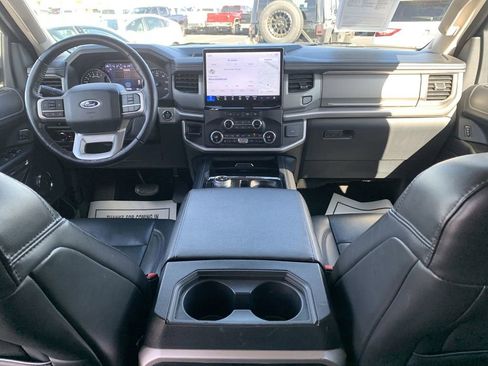 Used 2024 Ford Expedition Max XLT image 19